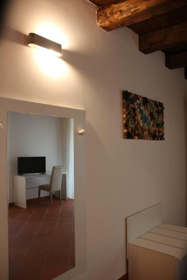 Torre di Ruggiero Le Vie Mediterranee מראה חיצוני תמונה